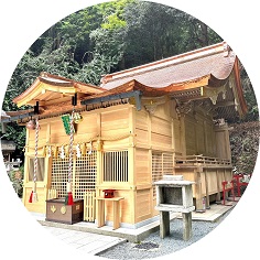 유키 신사 본전 건물