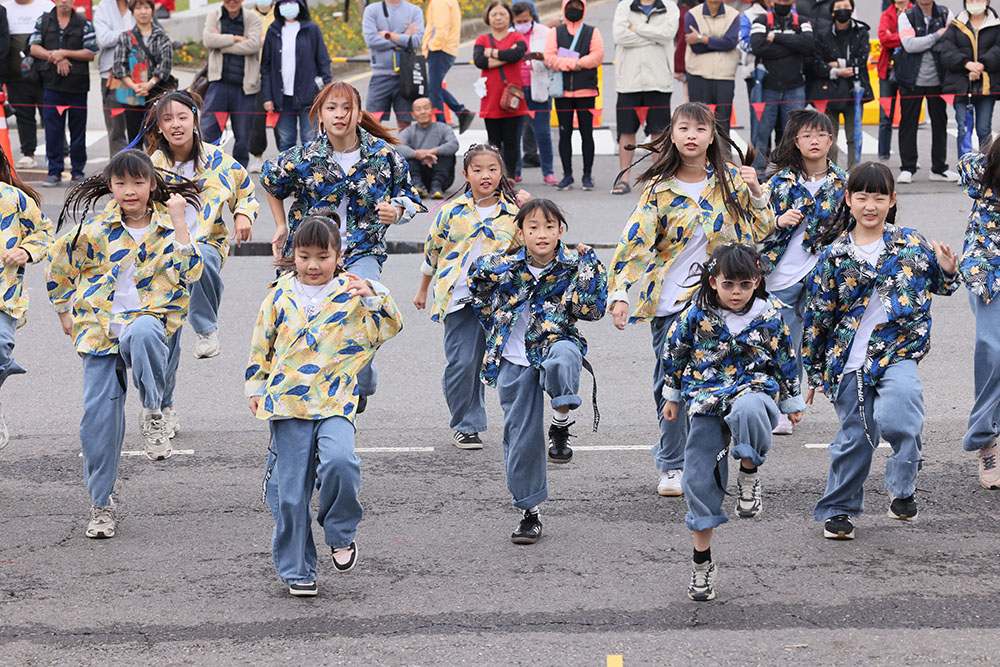 어린이 퍼레이드 참가자들