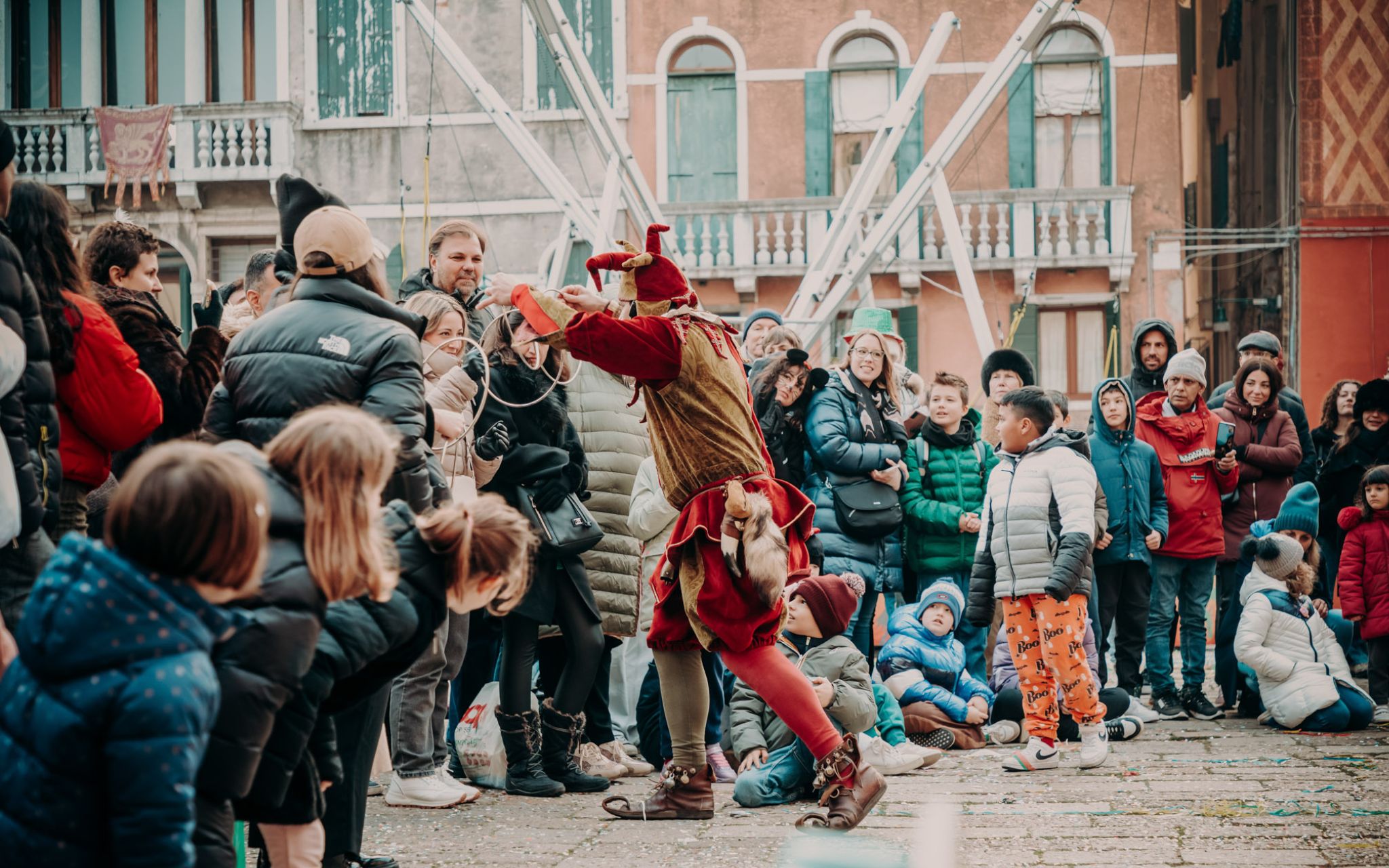 카니발 광대 공연