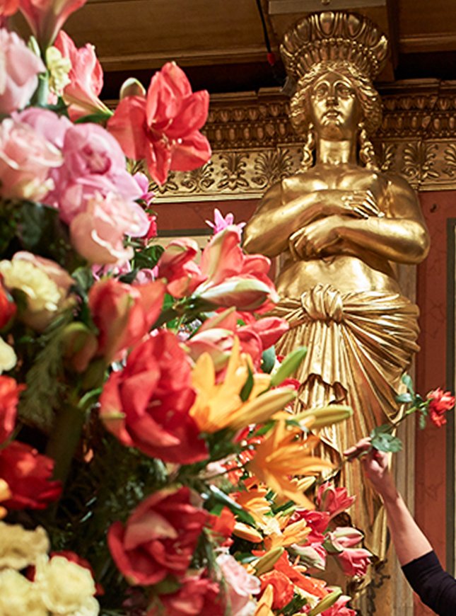 황금 카리아티드